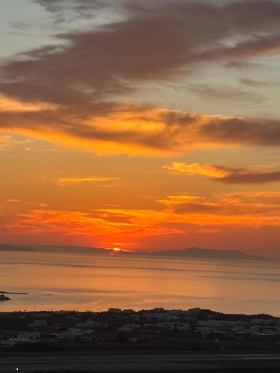 לינה וארוחת בוקר Sunset Hill Mykonos Town